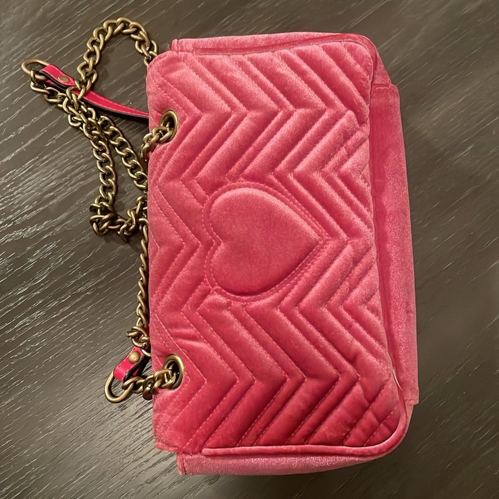 GUCCI
Velvet Matelasse GG Marmont Shoulder Bag Light Raspberry Rose
NWOT - Picture 8 of 17